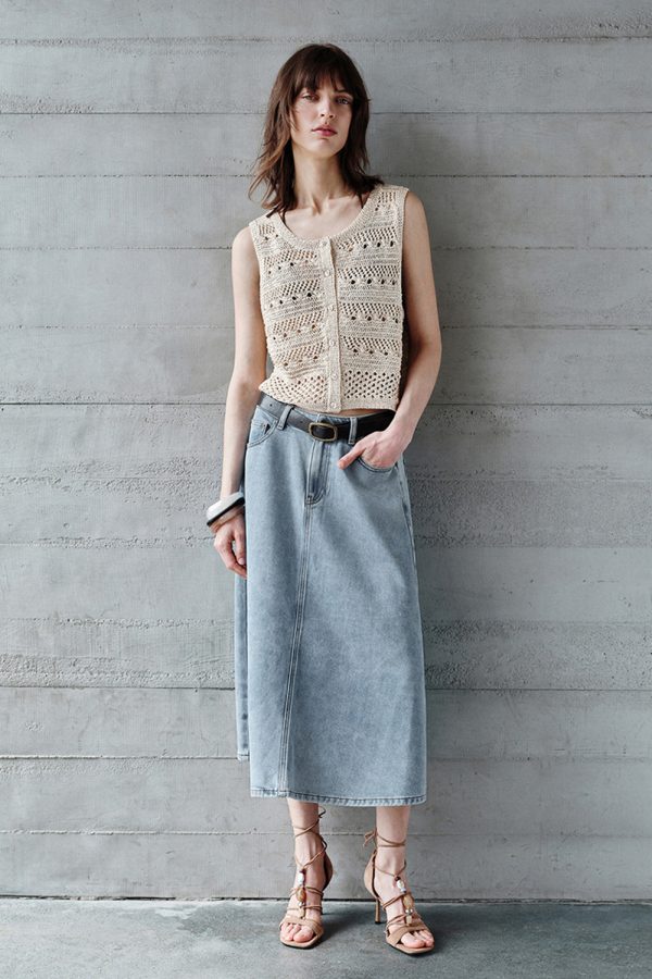Women's 12.8 OZ High Rise Minimalist A‑line Midi Denim Skirts